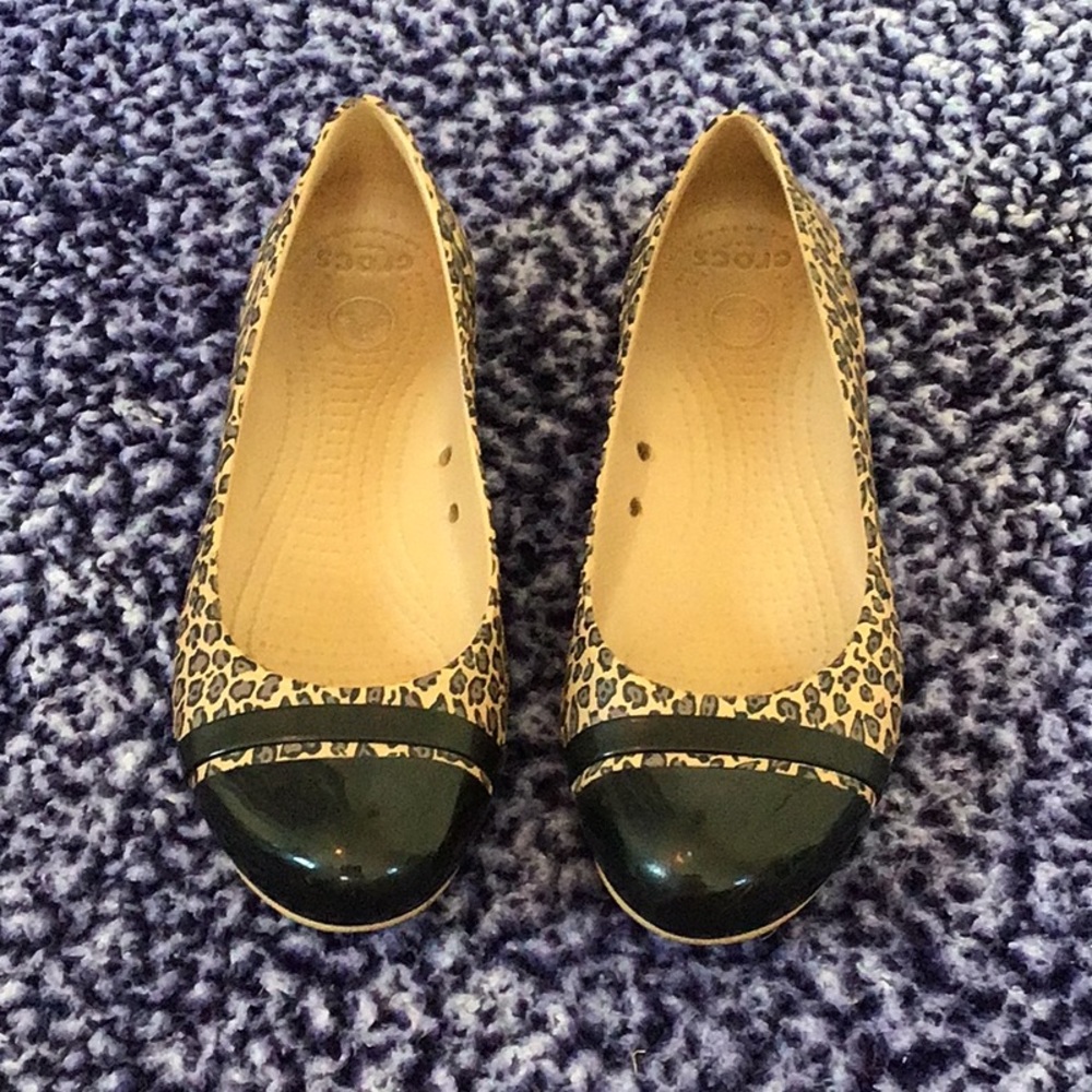 3/$15 Leopard print croc ballet flats